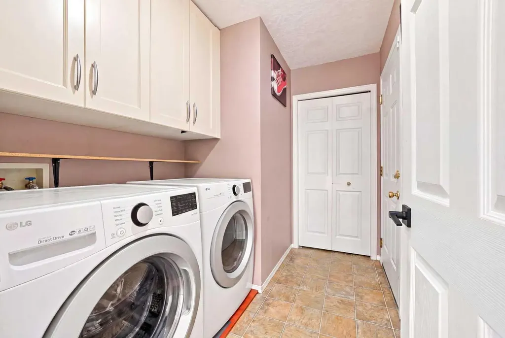 278 Martha's Manor NE Calgary AB T3Y 4Y6
