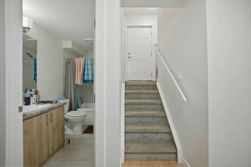 278 Martha's Manor NE Calgary AB T3Y 4Y6