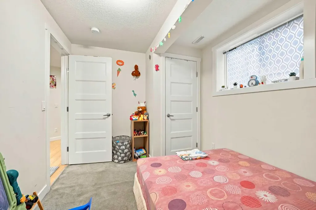 278 Martha's Manor NE Calgary AB T3Y 4Y6