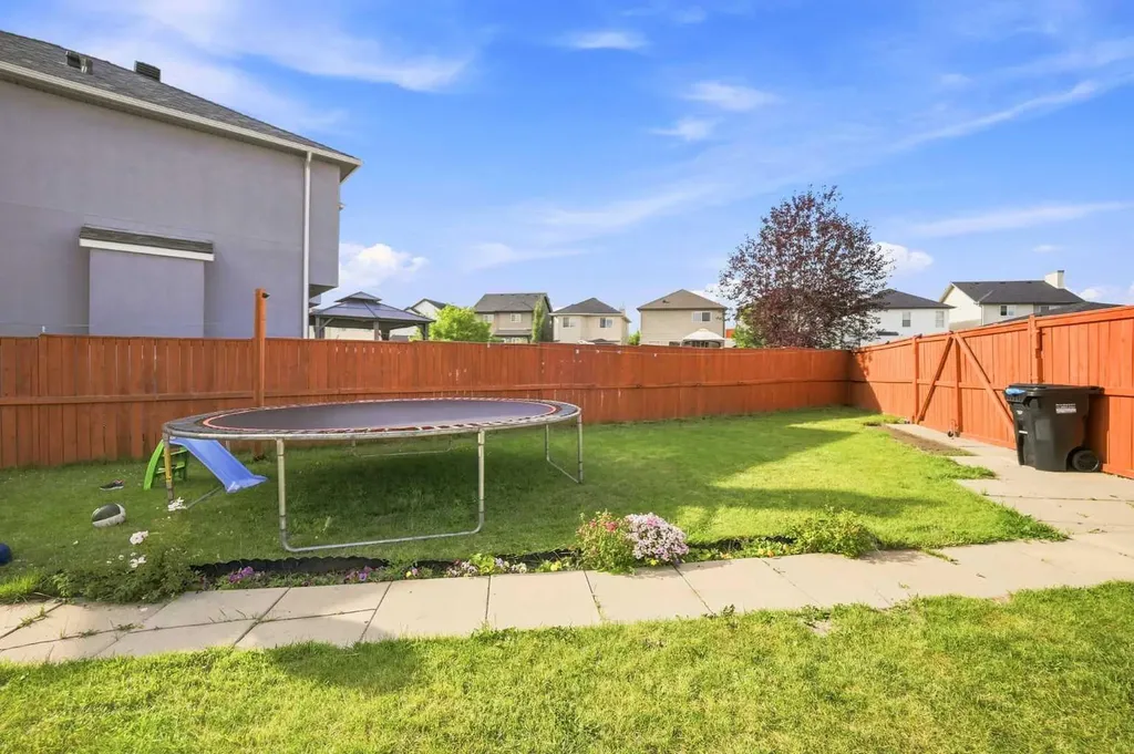278 Martha's Manor NE Calgary AB T3Y 4Y6