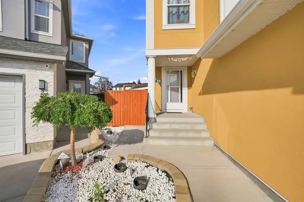 278 Martha's Manor NE Calgary AB T3Y 4Y6