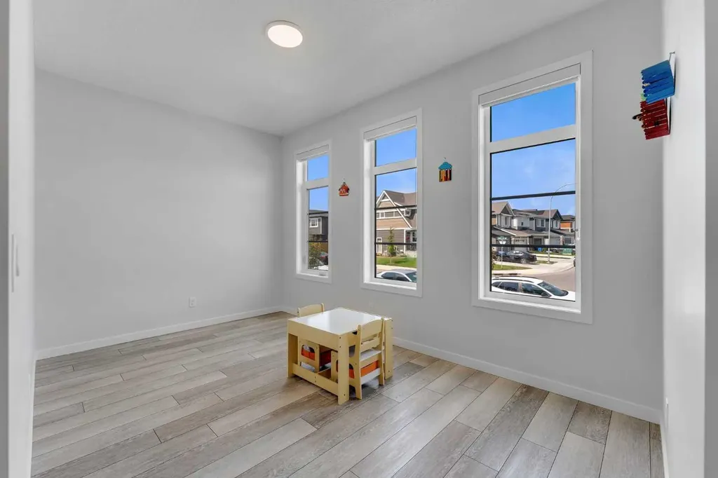 97 Corner Glen Way NE Calgary AB T3N 2L6