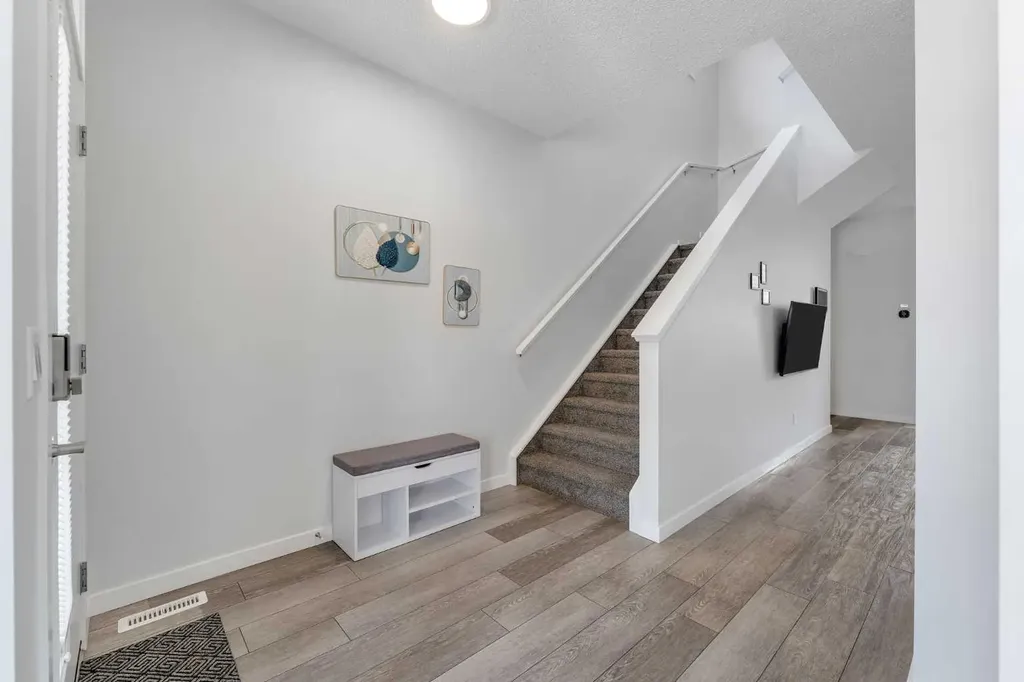 97 Corner Glen Way NE Calgary AB T3N 2L6