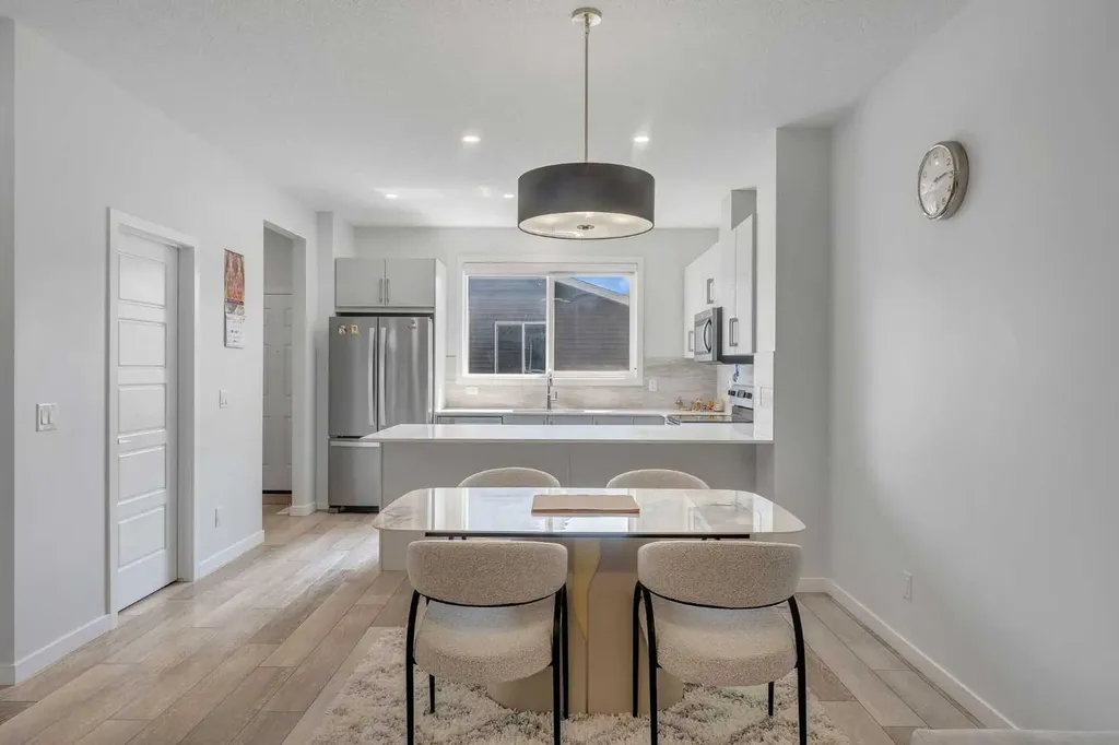 97 Corner Glen Way NE Calgary AB T3N 2L6