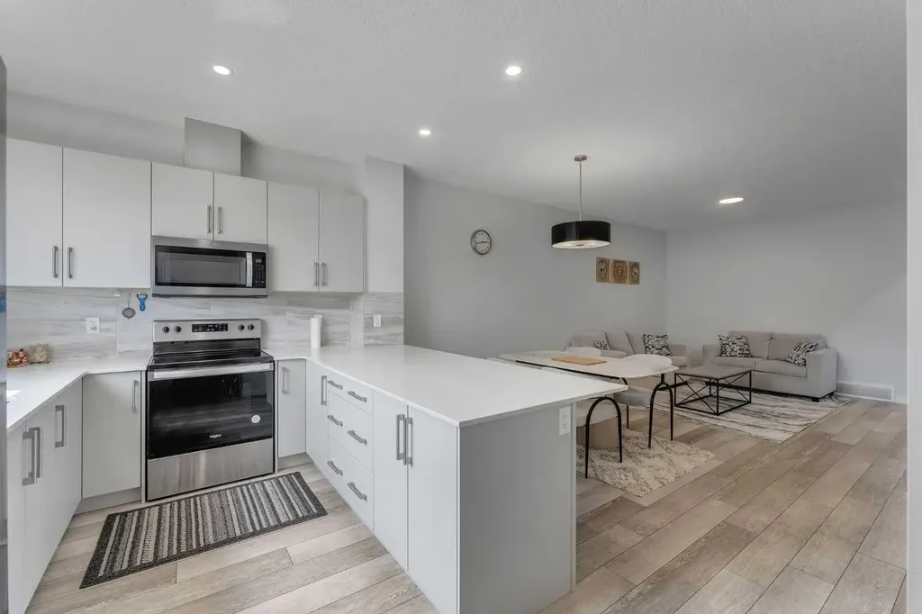 97 Corner Glen Way NE Calgary AB T3N 2L6