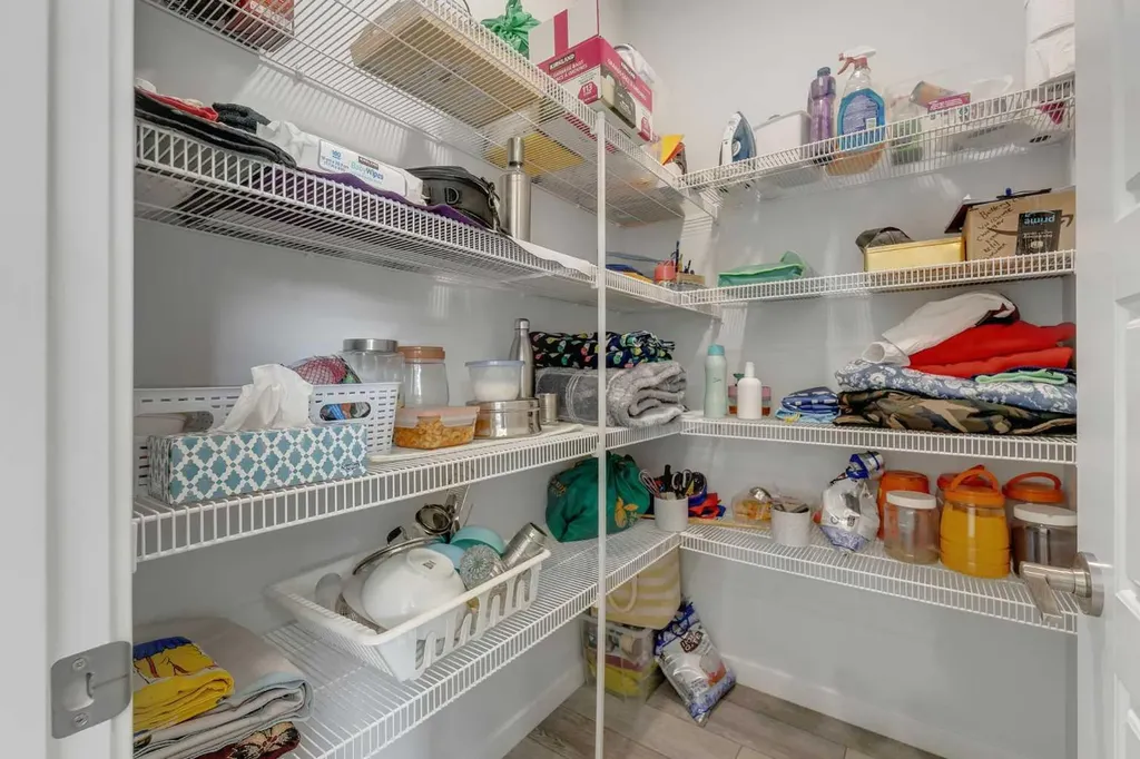 97 Corner Glen Way NE Calgary AB T3N 2L6