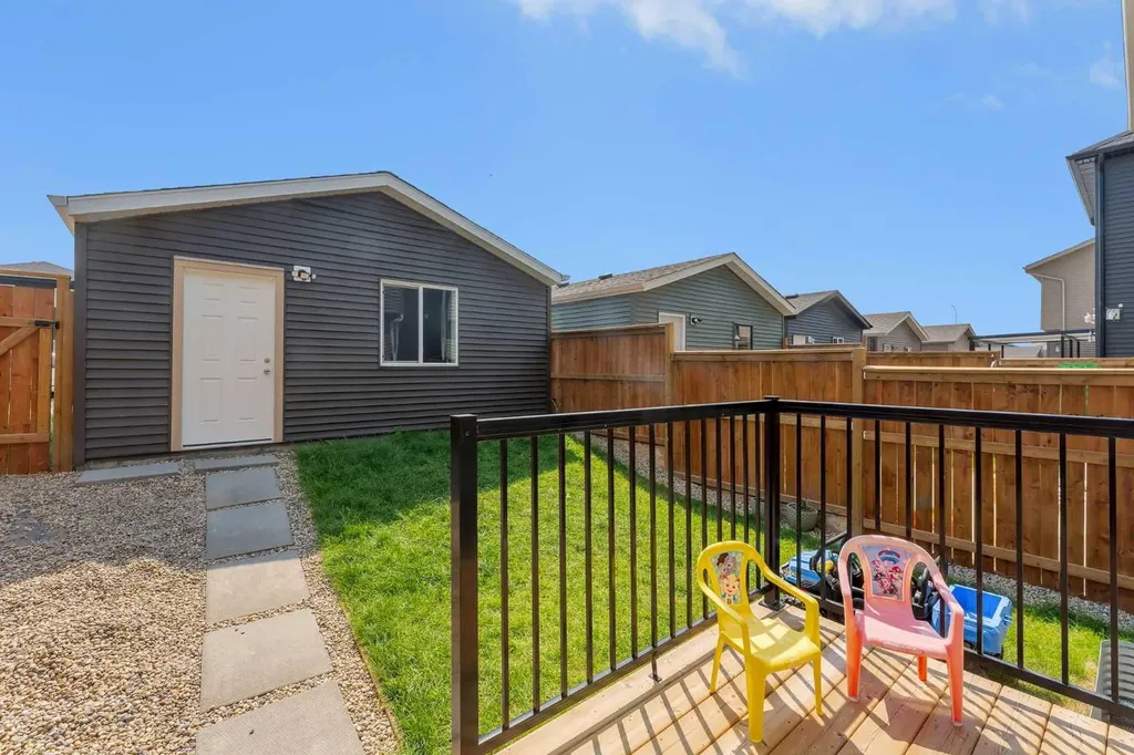 97 Corner Glen Way NE Calgary AB T3N 2L6