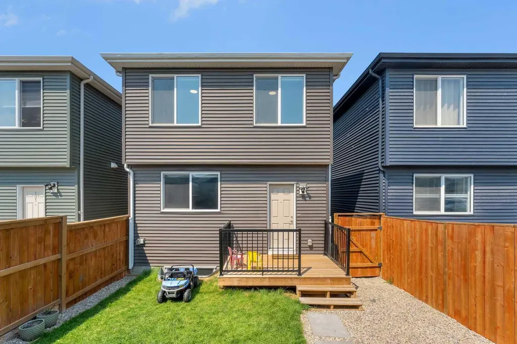 97 Corner Glen Way NE Calgary AB T3N 2L6