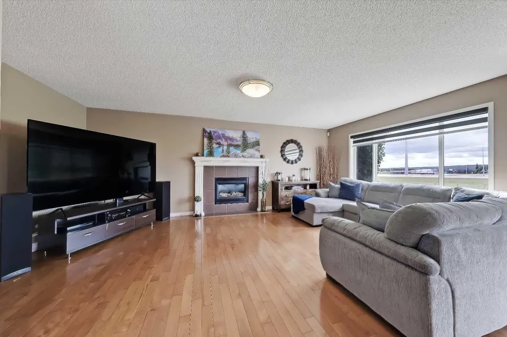 46 Spring View SW Calgary AB T3H 3S7