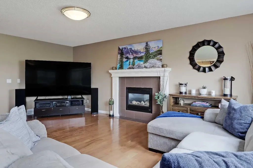46 Spring View SW Calgary AB T3H 3S7