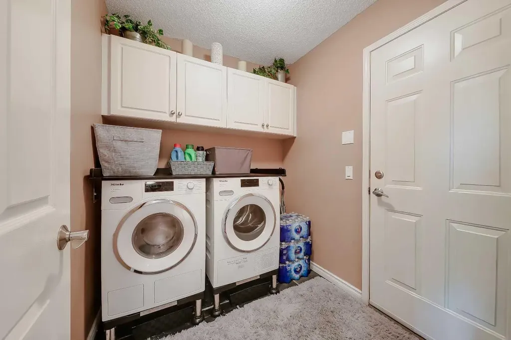 46 Spring View SW Calgary AB T3H 3S7