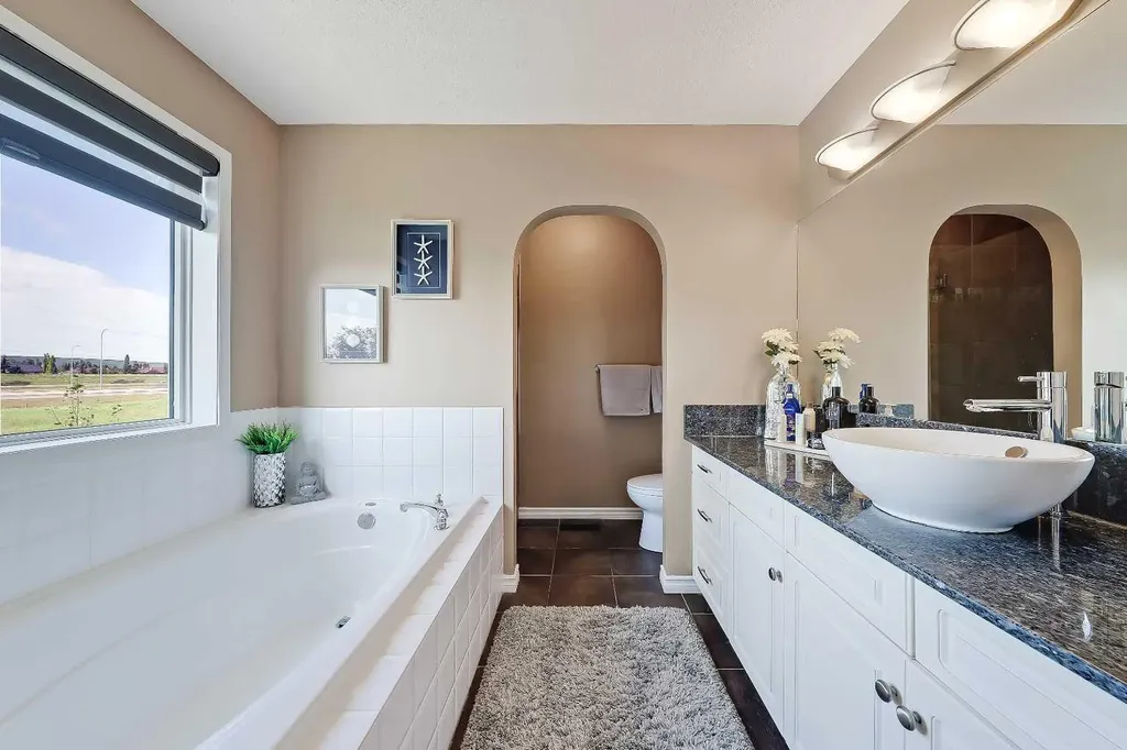 46 Spring View SW Calgary AB T3H 3S7
