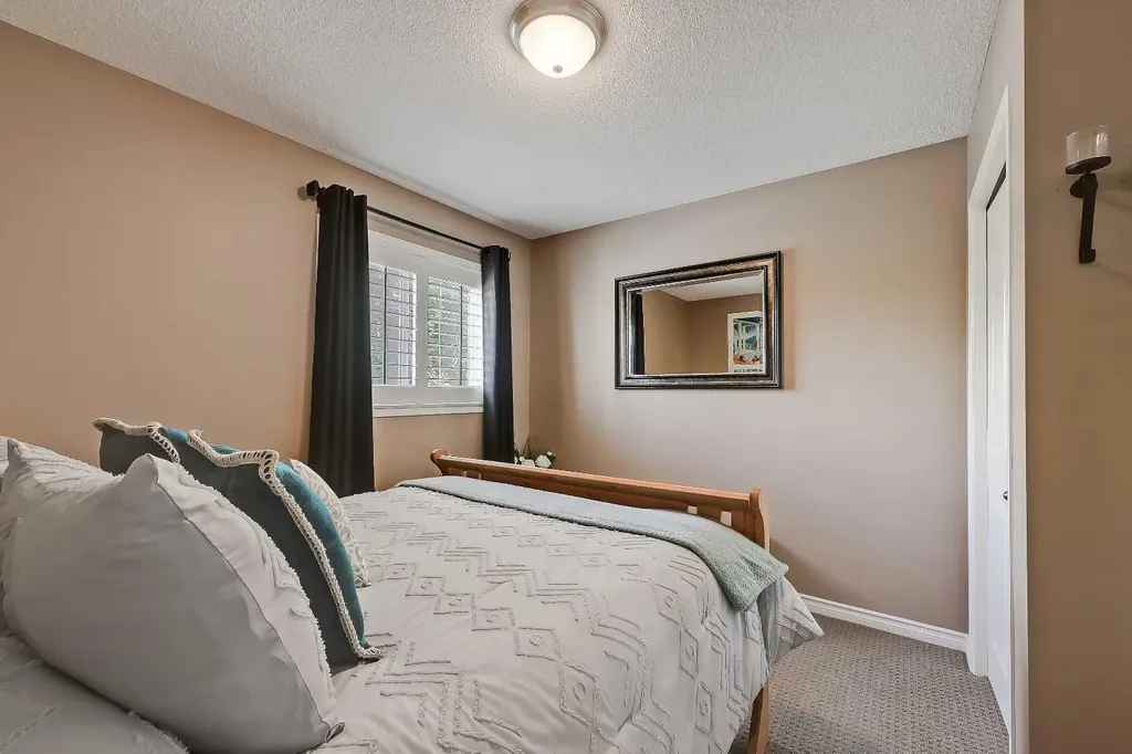 46 Spring View SW Calgary AB T3H 3S7