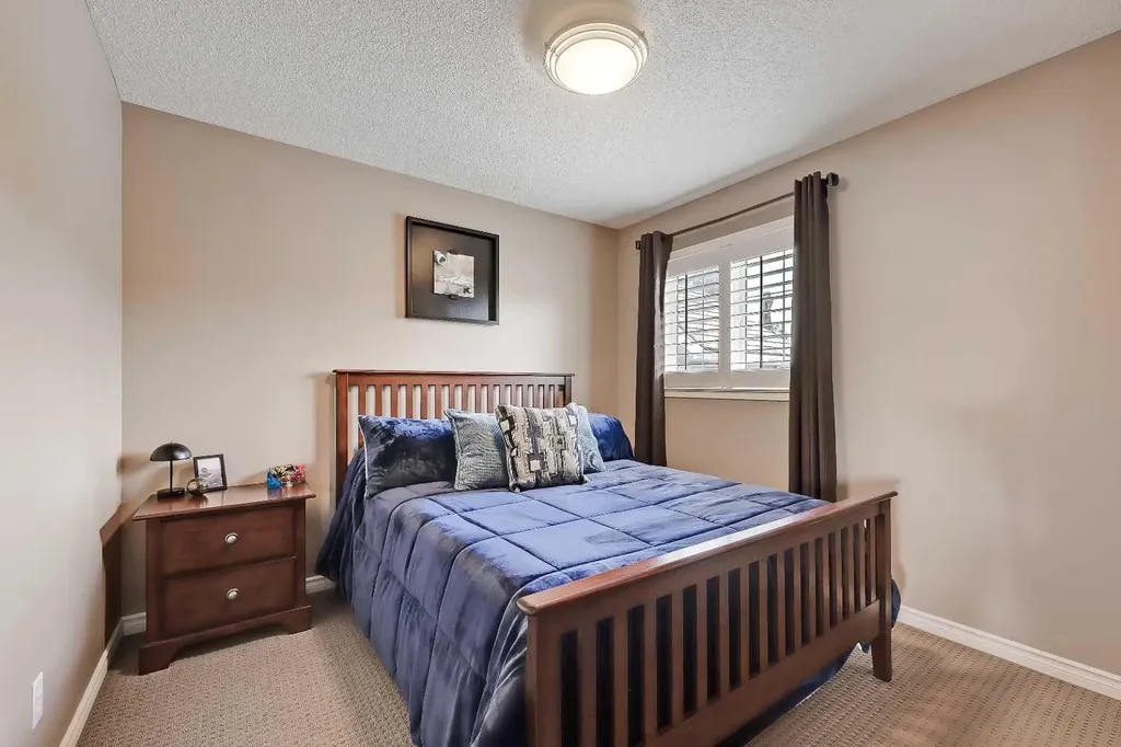 46 Spring View SW Calgary AB T3H 3S7
