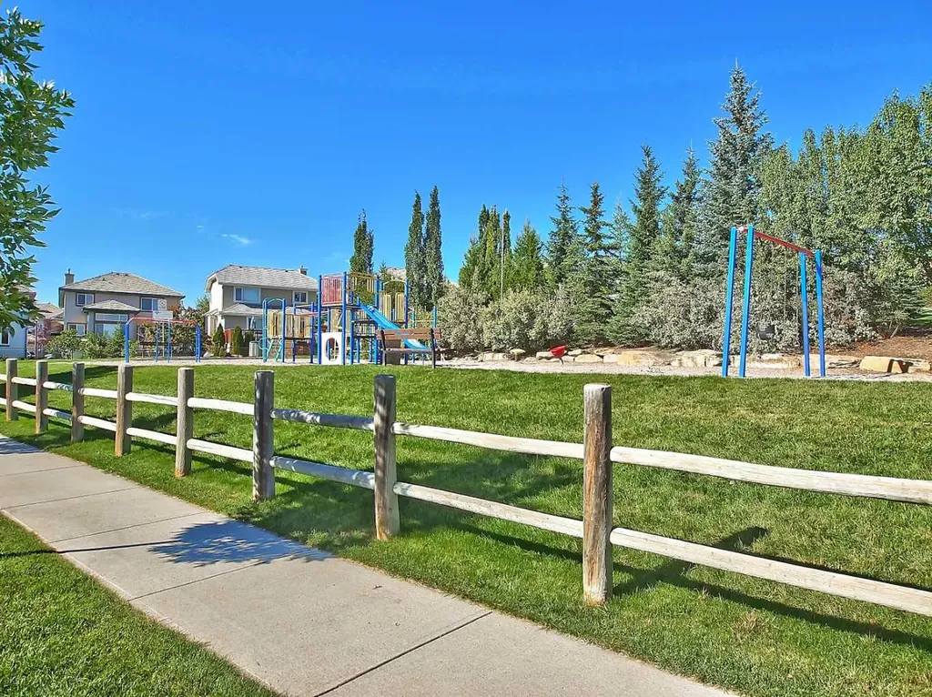 46 Spring View SW Calgary AB T3H 3S7