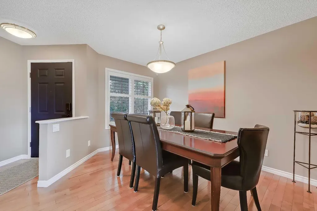 46 Spring View SW Calgary AB T3H 3S7
