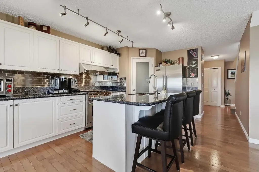 46 Spring View SW Calgary AB T3H 3S7