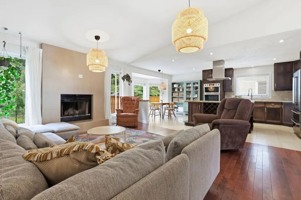 420 Douglasbank Court SE Calgary AB T2Z1X1