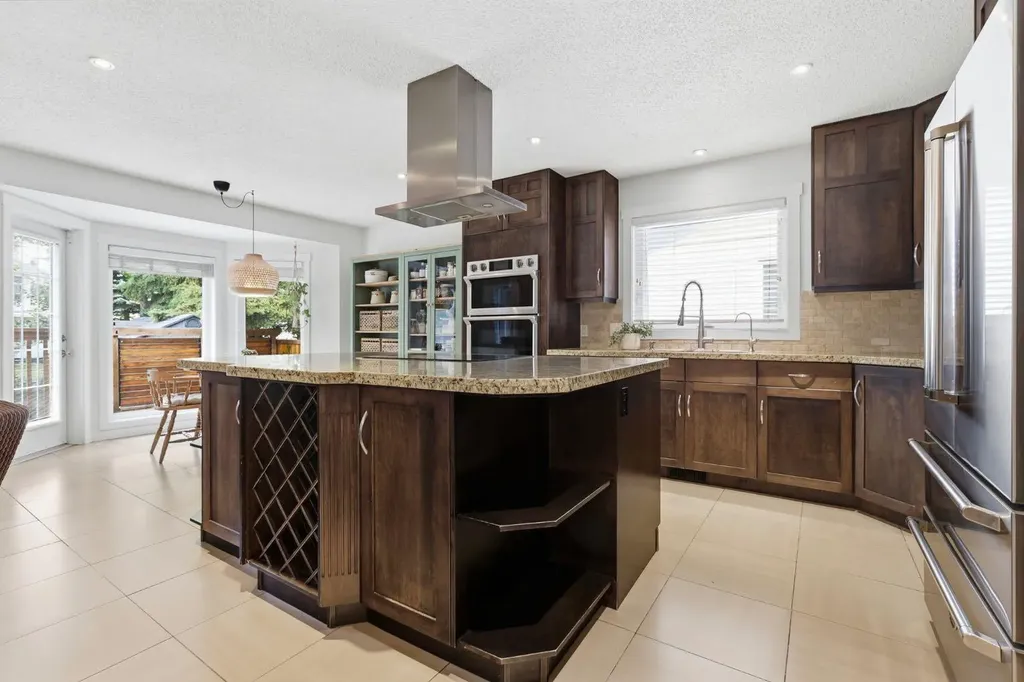 420 Douglasbank Court SE Calgary AB T2Z1X1