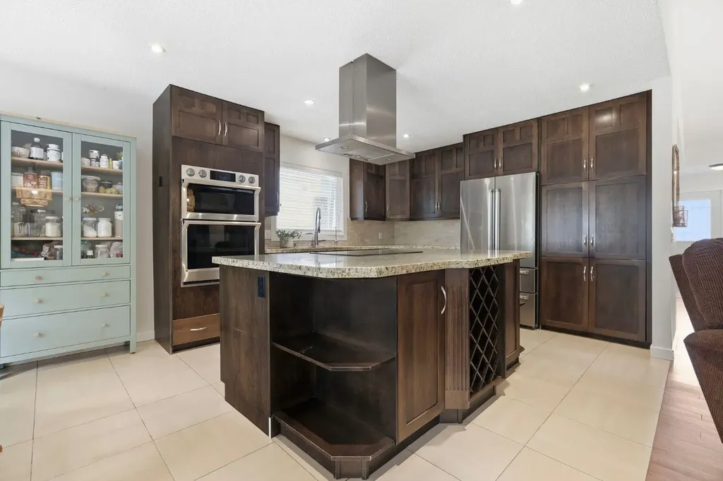 420 Douglasbank Court SE Calgary AB T2Z1X1