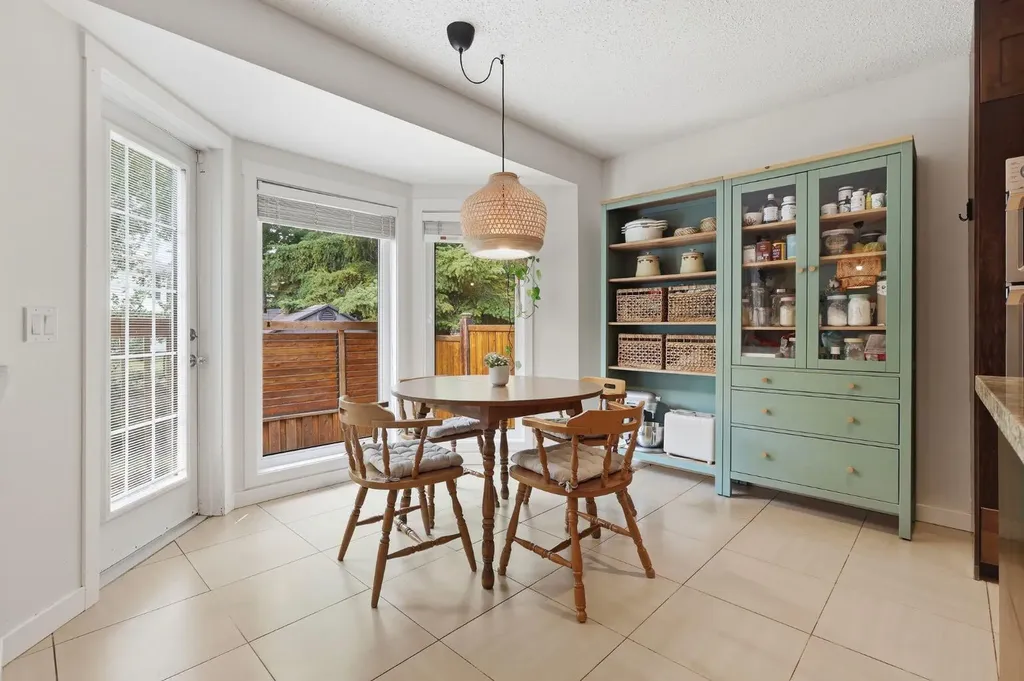 420 Douglasbank Court SE Calgary AB T2Z1X1