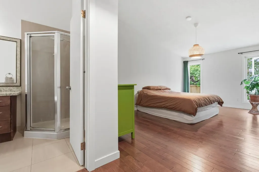 420 Douglasbank Court SE Calgary AB T2Z1X1
