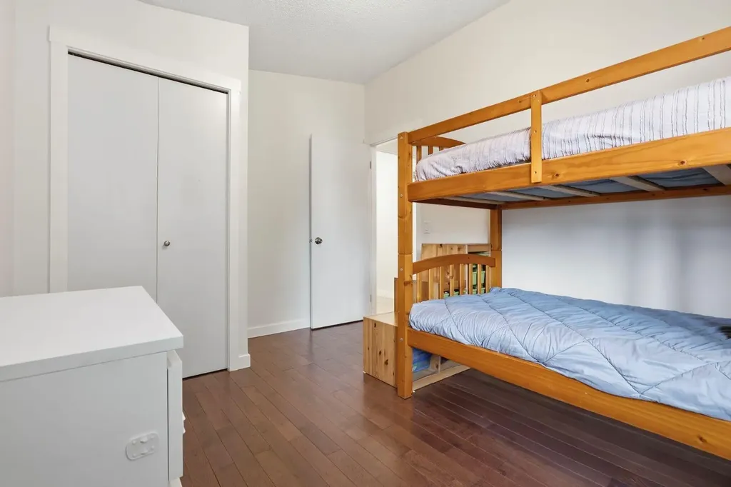 420 Douglasbank Court SE Calgary AB T2Z1X1