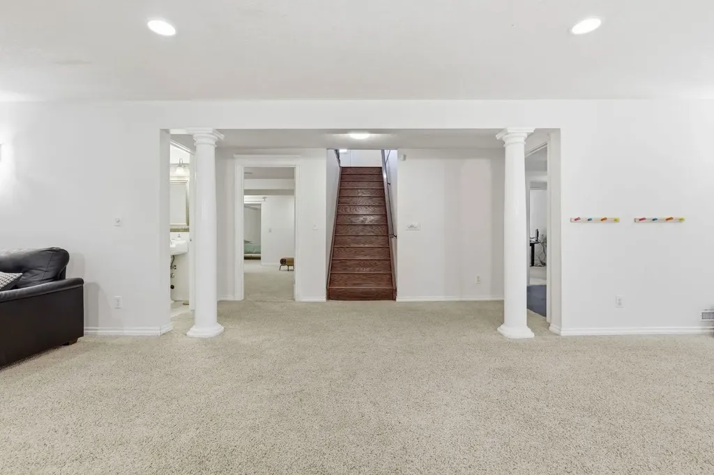 420 Douglasbank Court SE Calgary AB T2Z1X1