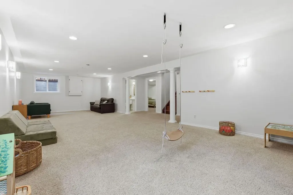 420 Douglasbank Court SE Calgary AB T2Z1X1