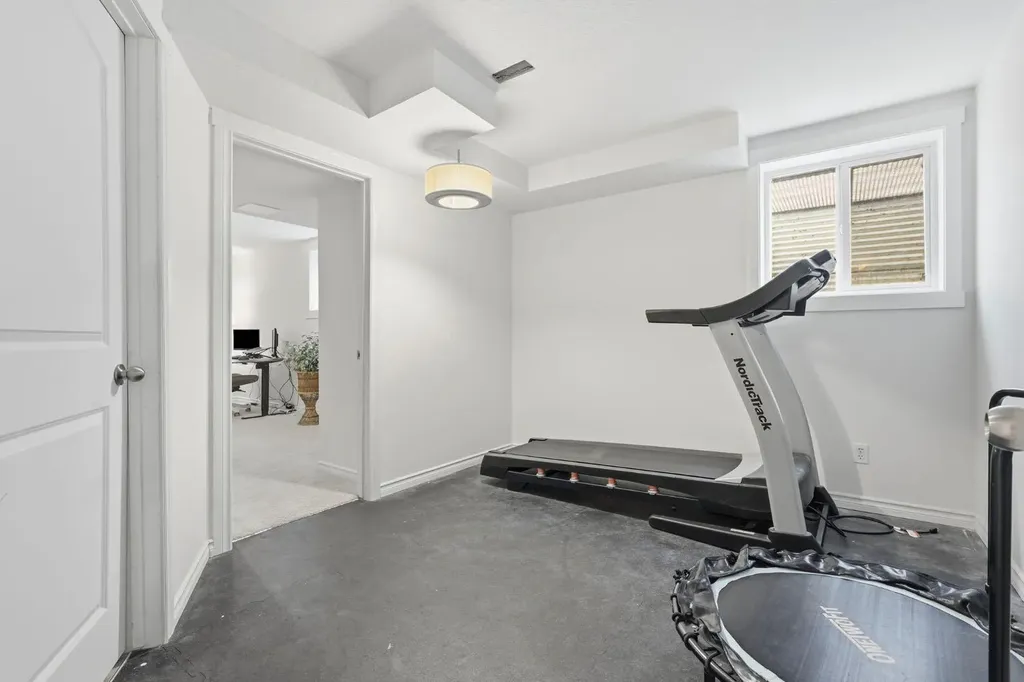 420 Douglasbank Court SE Calgary AB T2Z1X1