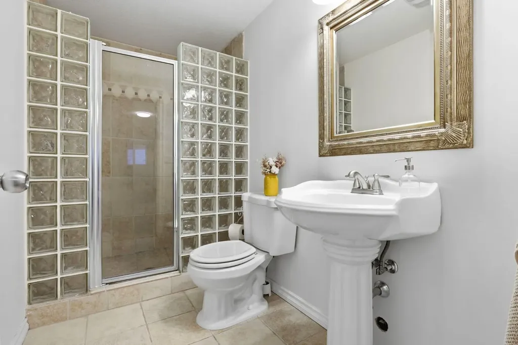 420 Douglasbank Court SE Calgary AB T2Z1X1