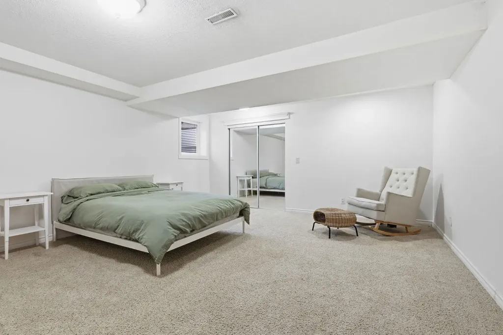 420 Douglasbank Court SE Calgary AB T2Z1X1