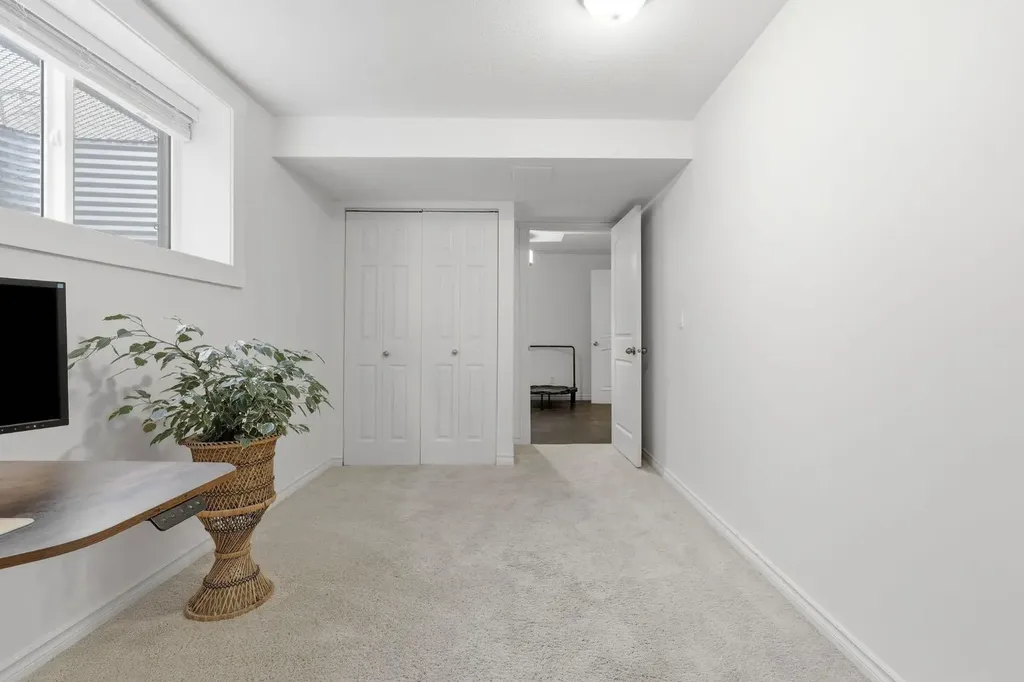 420 Douglasbank Court SE Calgary AB T2Z1X1