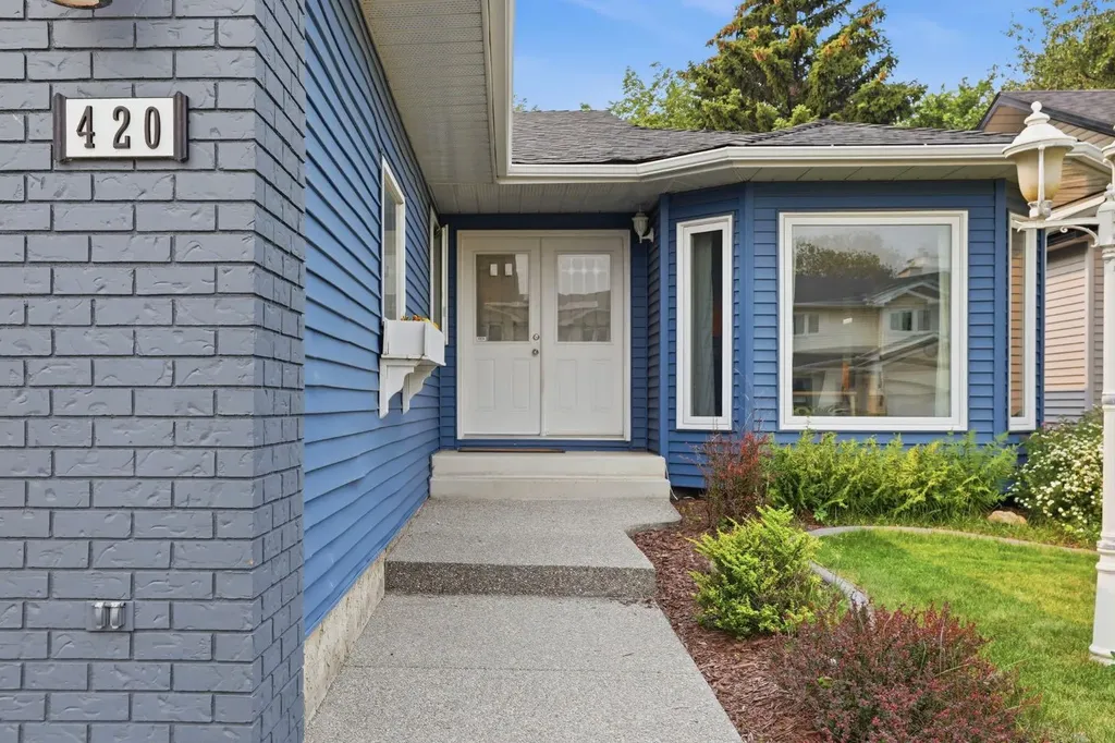 420 Douglasbank Court SE Calgary AB T2Z1X1