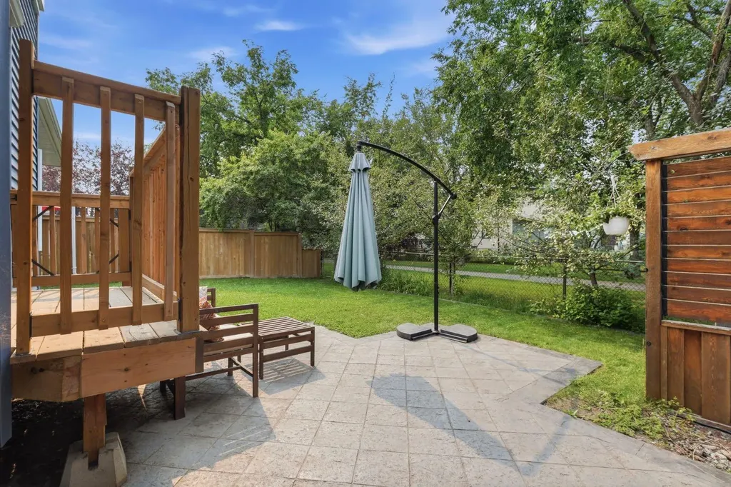 420 Douglasbank Court SE Calgary AB T2Z1X1