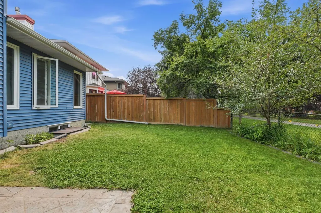 420 Douglasbank Court SE Calgary AB T2Z1X1