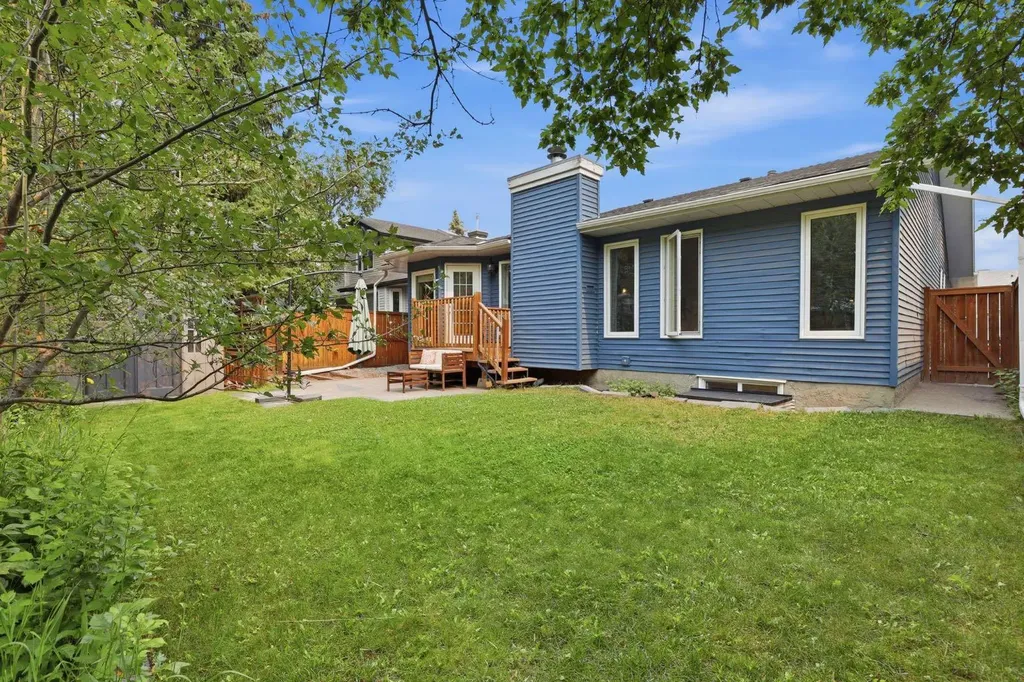 420 Douglasbank Court SE Calgary AB T2Z1X1