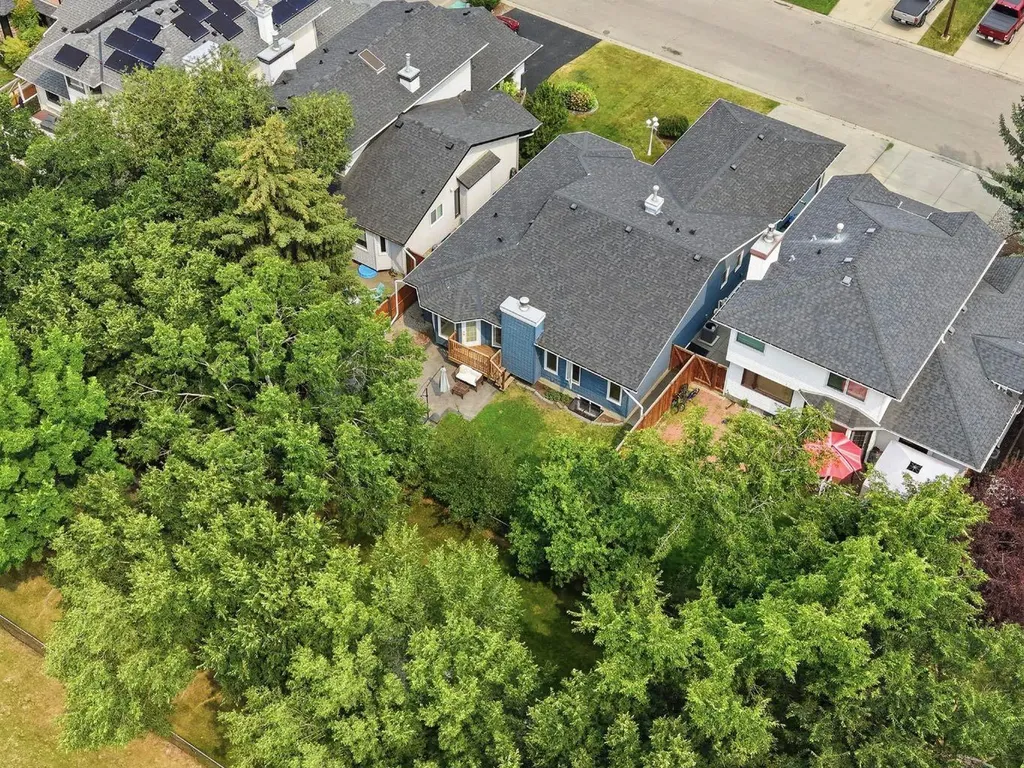 420 Douglasbank Court SE Calgary AB T2Z1X1