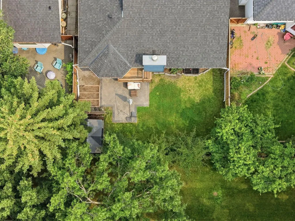 420 Douglasbank Court SE Calgary AB T2Z1X1