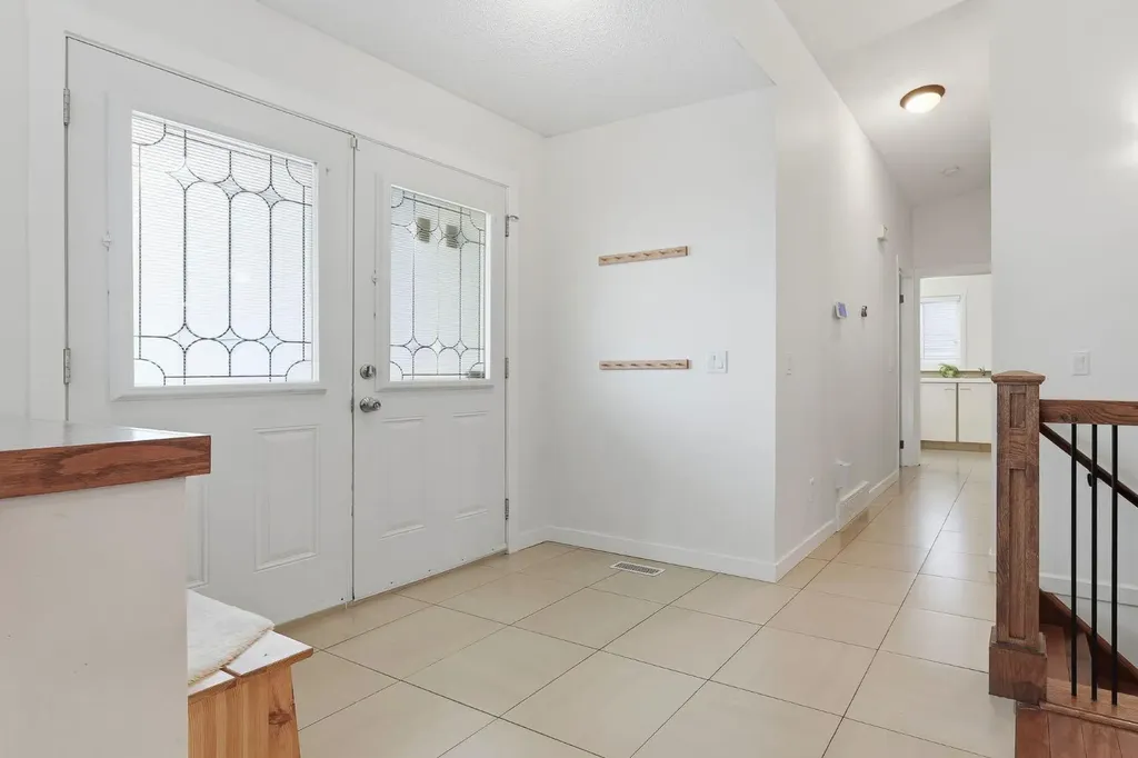 420 Douglasbank Court SE Calgary AB T2Z1X1