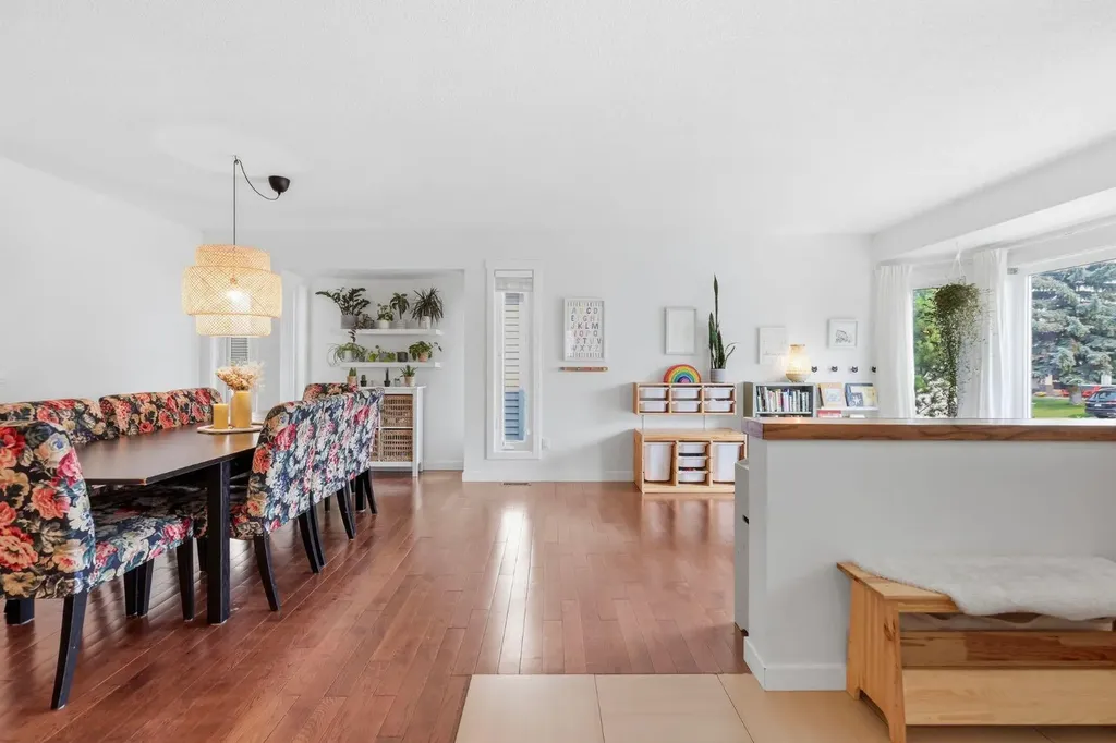 420 Douglasbank Court SE Calgary AB T2Z1X1