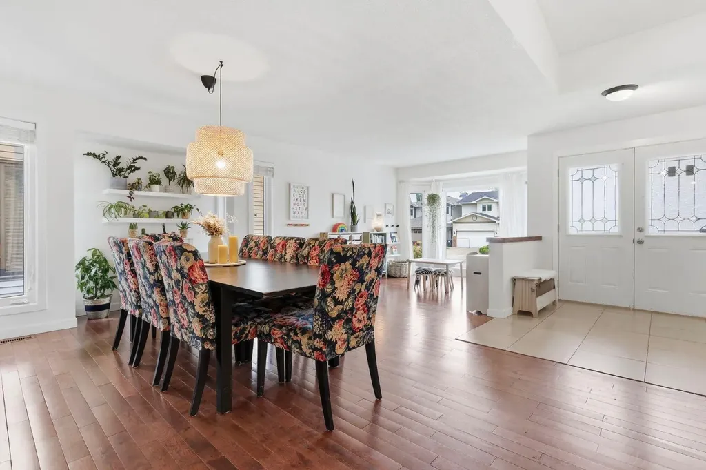 420 Douglasbank Court SE Calgary AB T2Z1X1
