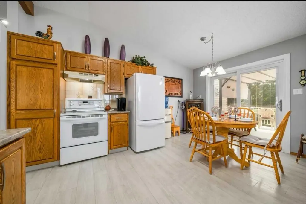 16 Carry Court SE Medicine Hat AB T1B 3T9