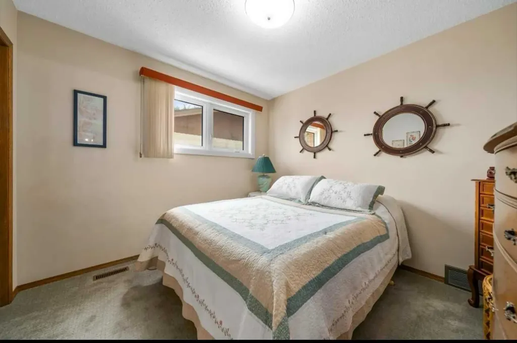 16 Carry Court SE Medicine Hat AB T1B 3T9