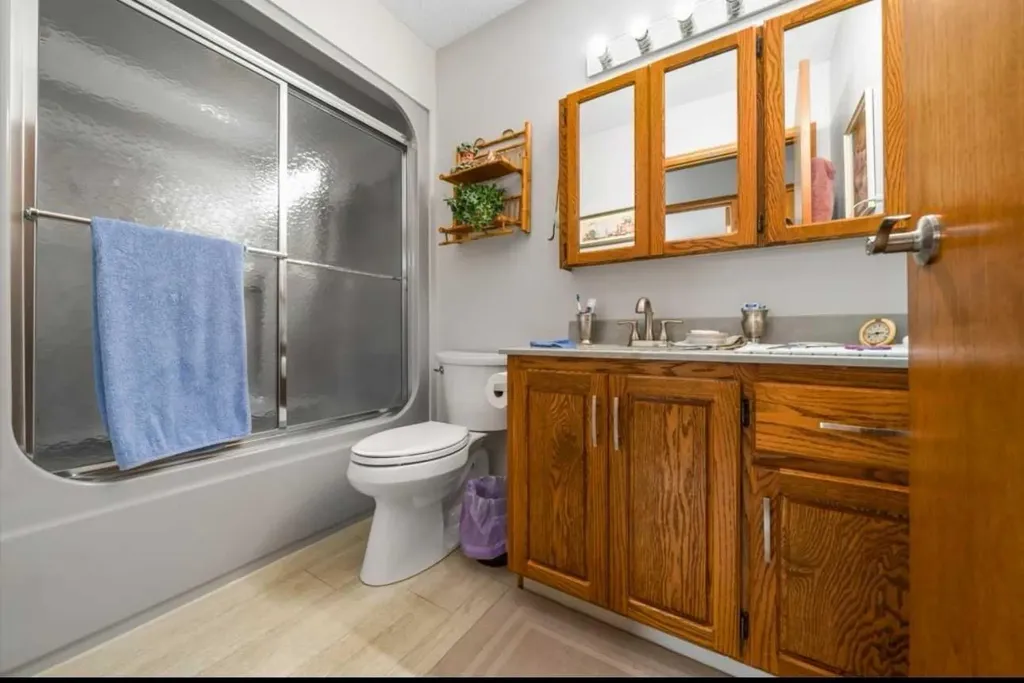 16 Carry Court SE Medicine Hat AB T1B 3T9
