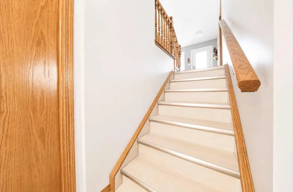 16 Carry Court SE Medicine Hat AB T1B 3T9
