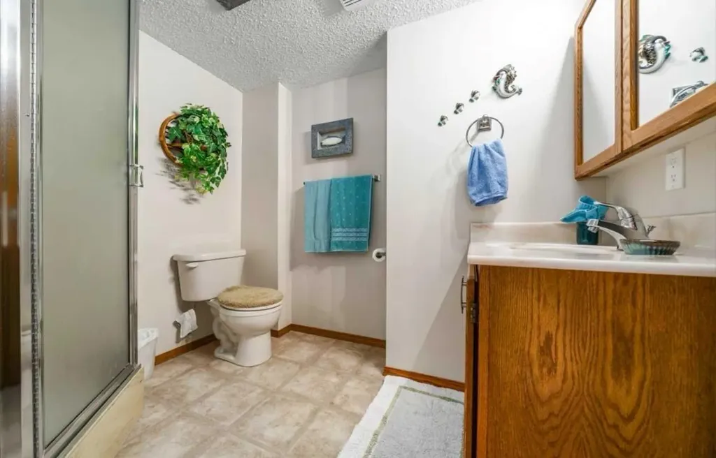 16 Carry Court SE Medicine Hat AB T1B 3T9