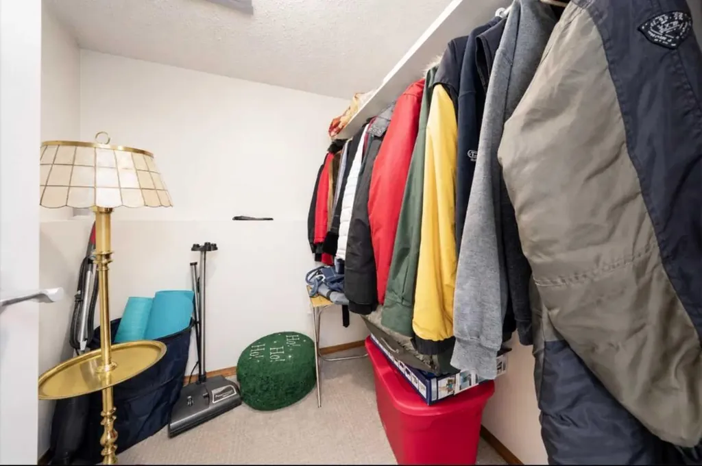 16 Carry Court SE Medicine Hat AB T1B 3T9