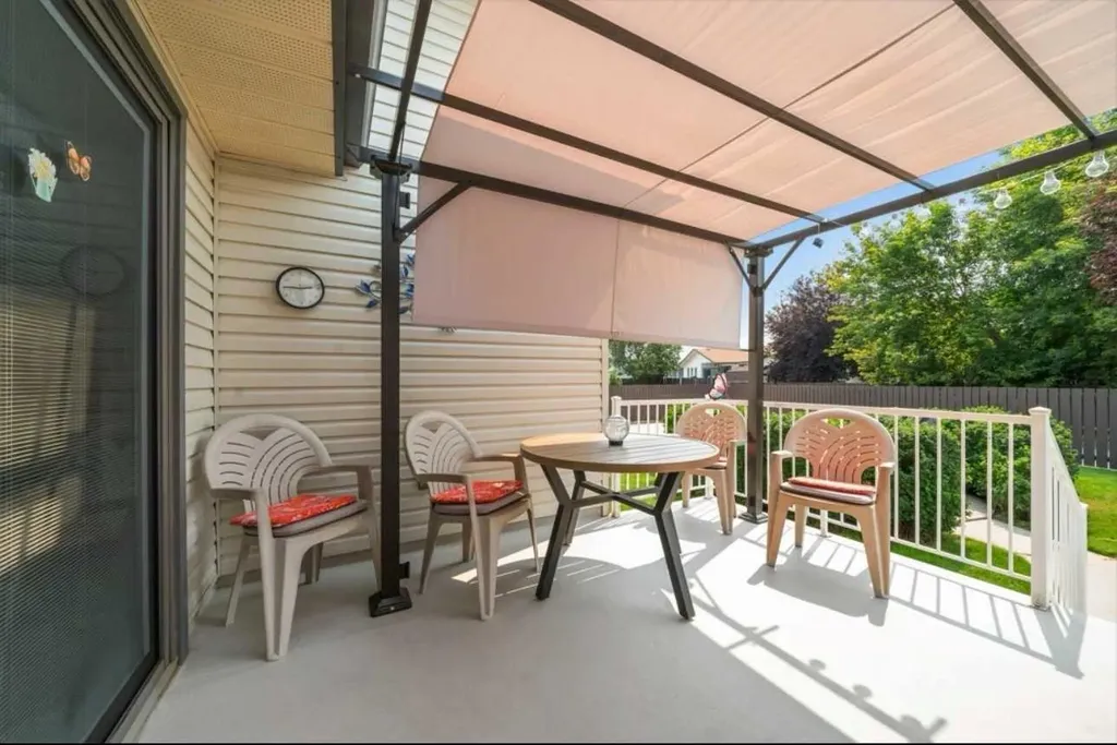 16 Carry Court SE Medicine Hat AB T1B 3T9