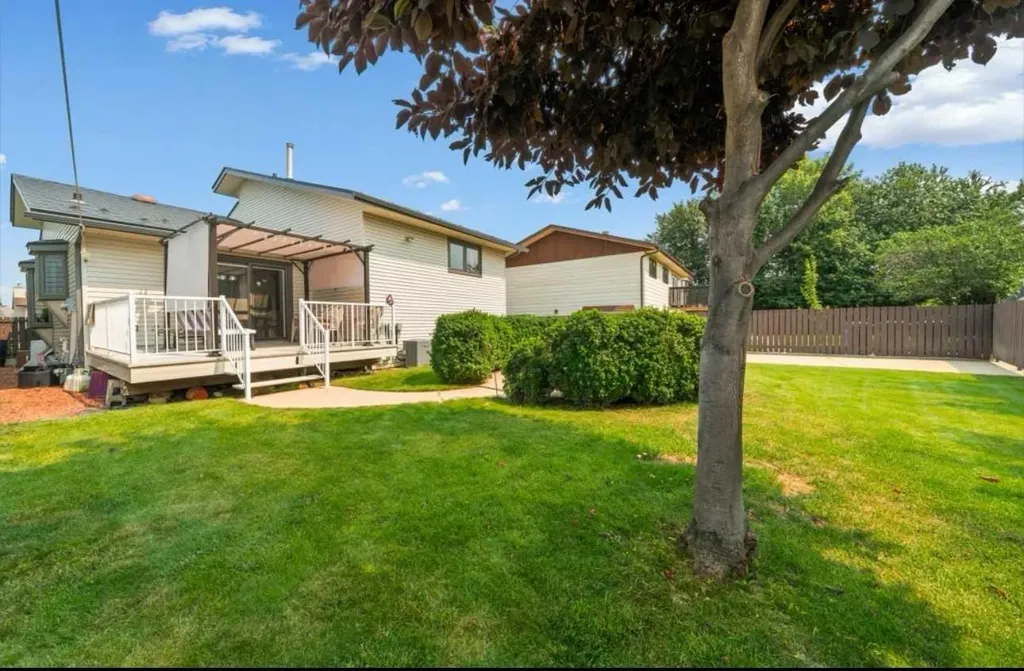 16 Carry Court SE Medicine Hat AB T1B 3T9